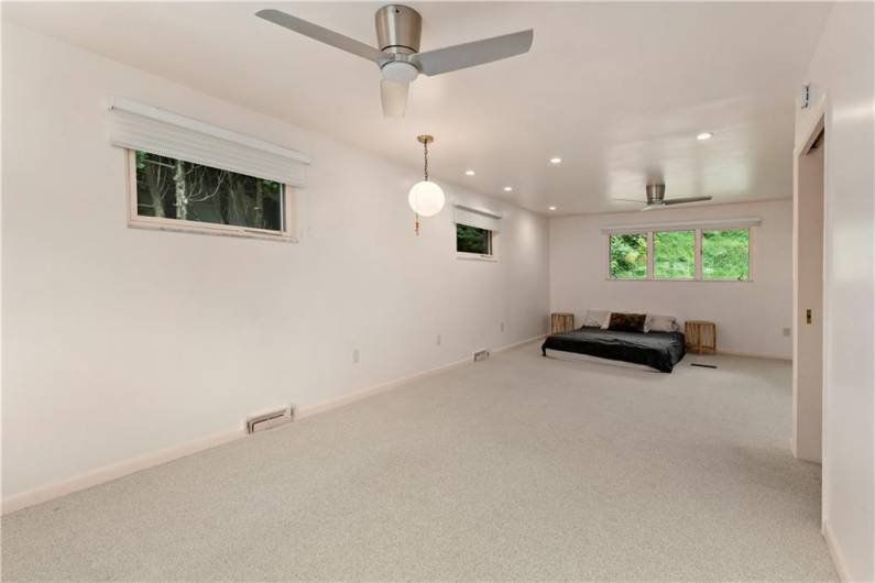 2306 Marbury Rd, Pittsburgh, PA 15221, 2 Bedrooms Bedrooms, ,2 BathroomsBathrooms,Lease,For Sale,Marbury Rd,0,1711709
