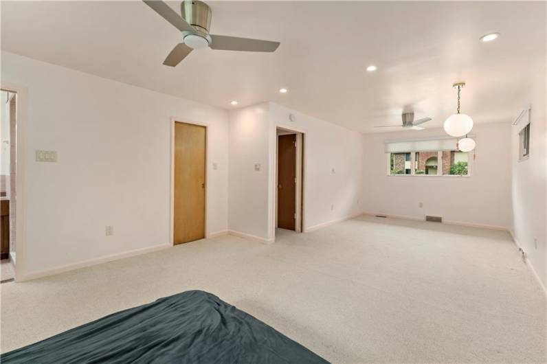 2306 Marbury Rd, Pittsburgh, PA 15221, 2 Bedrooms Bedrooms, ,2 BathroomsBathrooms,Lease,For Sale,Marbury Rd,0,1711709