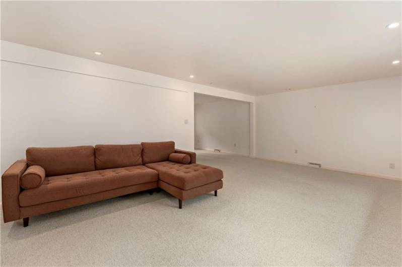 2306 Marbury Rd, Pittsburgh, PA 15221, 2 Bedrooms Bedrooms, ,2 BathroomsBathrooms,Lease,For Sale,Marbury Rd,0,1711709