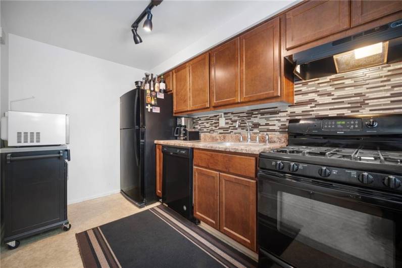 7163 Tilden St, Pittsburgh, PA 15206, 2 Bedrooms Bedrooms, ,1 BathroomBathrooms,Residential,For Sale,Tilden St,0,1711710