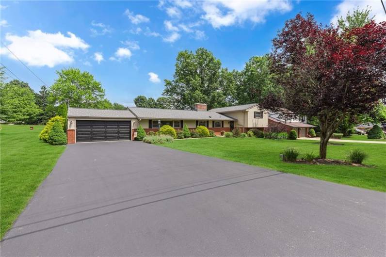 101 Appletree Dr, Beaver, PA 15009, 4 Bedrooms Bedrooms, ,2 BathroomsBathrooms,Residential,For Sale,Appletree Dr,0,1711712