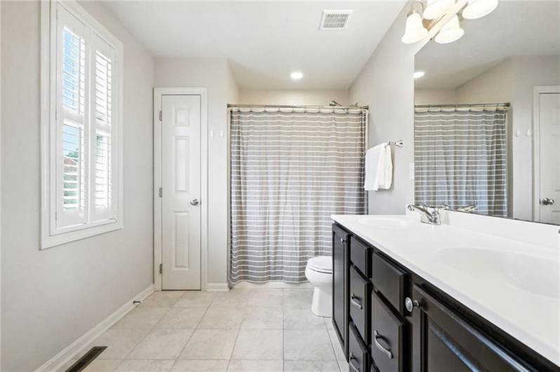 350 Marshall Heights Dr, Wexford, PA 15090, 3 Bedrooms Bedrooms, 8 Rooms Rooms,2.1 BathroomsBathrooms,Residential,For Sale,Marshall Heights Dr,0,1711714