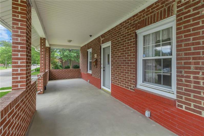 122 Atlantic Ave, Cheswick, PA 15024, 3 Bedrooms Bedrooms, 9 Rooms Rooms,2.1 BathroomsBathrooms,Residential,For Sale,Atlantic Ave,0,1711716