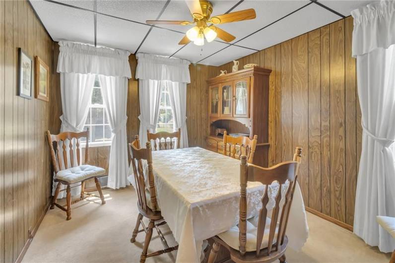 122 Atlantic Ave, Cheswick, PA 15024, 3 Bedrooms Bedrooms, 9 Rooms Rooms,2.1 BathroomsBathrooms,Residential,For Sale,Atlantic Ave,0,1711716
