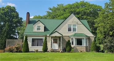 306 Meyer Ave, New Castle, PA 16105, 4 Bedrooms Bedrooms, 8 Rooms Rooms,2.1 BathroomsBathrooms,Residential,For Sale,Meyer Ave,0,1711730