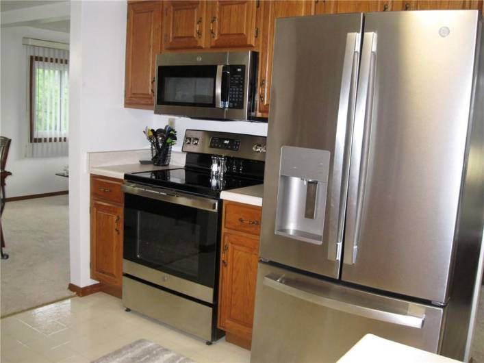 Kitch has newer Appliances