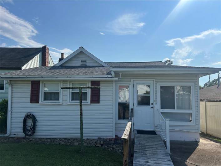 1347 Paradise Ave, Belle Vernon, PA 15012, 2 Bedrooms Bedrooms, ,1 BathroomBathrooms,Residential,For Sale,Paradise Ave,0,1711750
