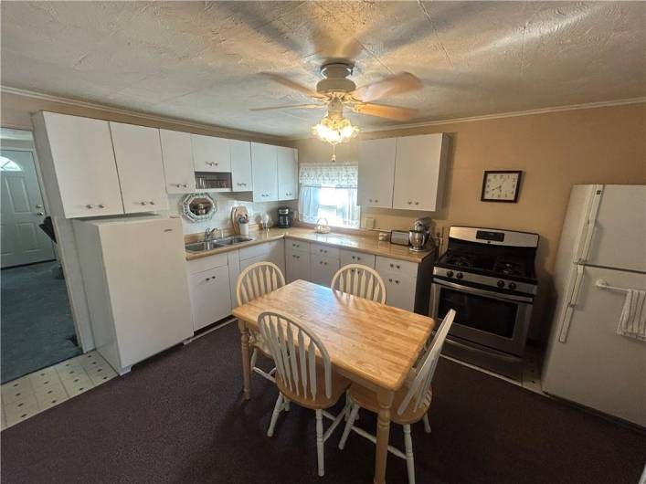 1347 Paradise Ave, Belle Vernon, PA 15012, 2 Bedrooms Bedrooms, ,1 BathroomBathrooms,Residential,For Sale,Paradise Ave,0,1711750