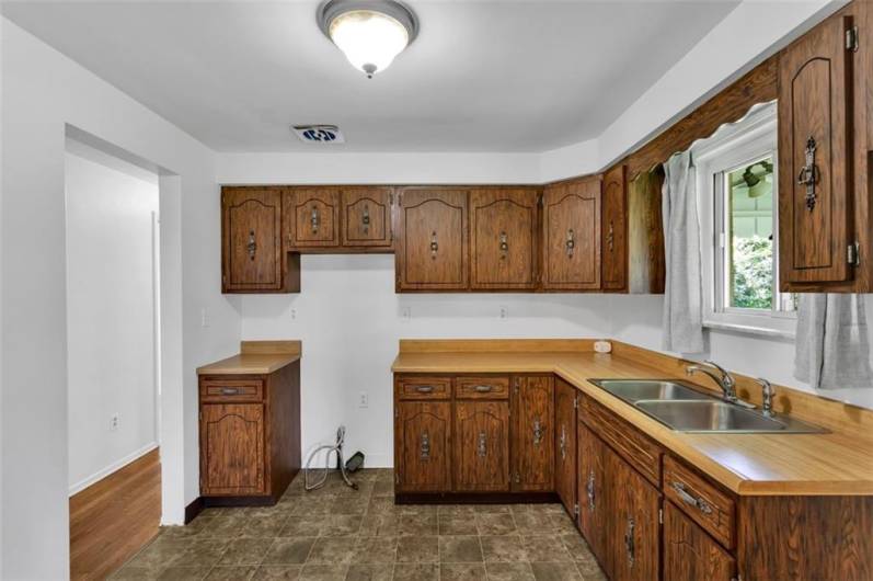 2038 Alfred St, Pittsburgh, PA 15212, 3 Bedrooms Bedrooms, 8 Rooms Rooms,2 BathroomsBathrooms,Residential,For Sale,Alfred St,1711925