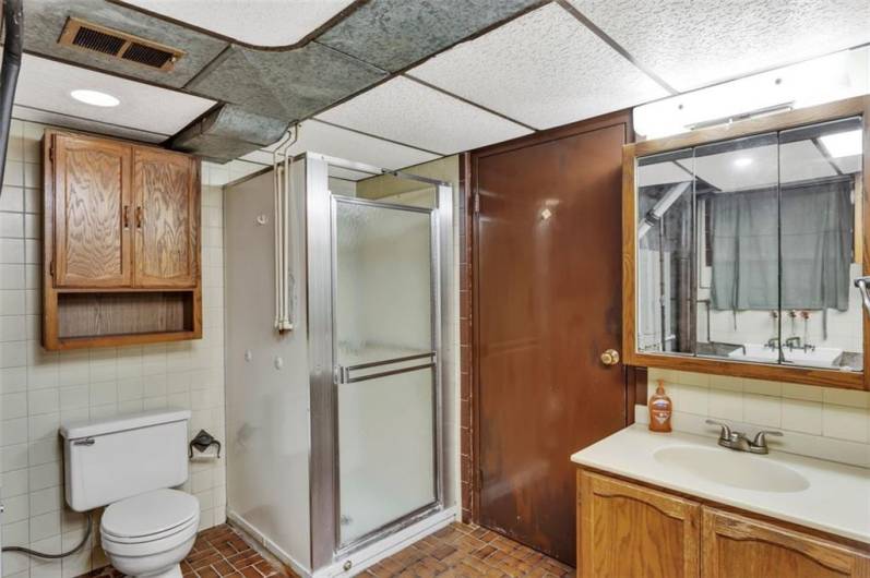 2038 Alfred St, Pittsburgh, PA 15212, 3 Bedrooms Bedrooms, 8 Rooms Rooms,2 BathroomsBathrooms,Residential,For Sale,Alfred St,1711925