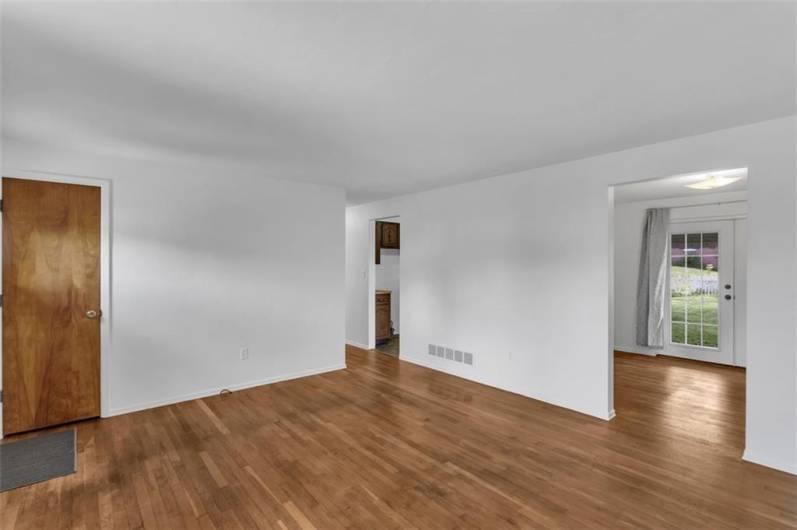 2038 Alfred St, Pittsburgh, PA 15212, 3 Bedrooms Bedrooms, 8 Rooms Rooms,2 BathroomsBathrooms,Residential,For Sale,Alfred St,1711925