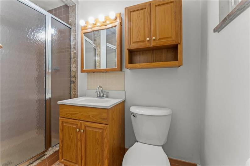 Owners Bedroom Full Bath  150 Lakeview Drive