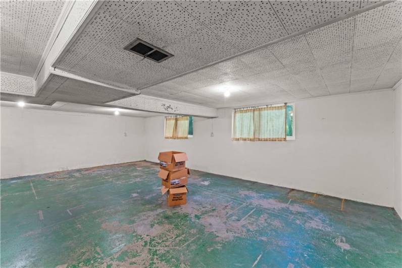 Lower Level Game Room 150 Lakeview Drive