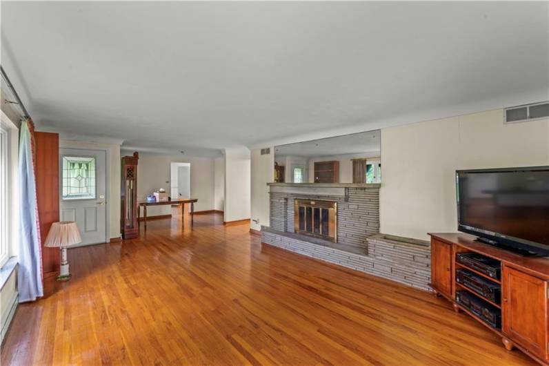 Living Room  150 Lakeview Drive