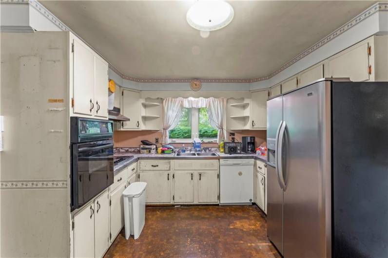 Kitchen  150 Lakeview Drive