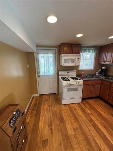 505 Diamond Aly, Carnegie, PA 15106, ,Multi-unit,For Sale,Diamond Aly,1711930