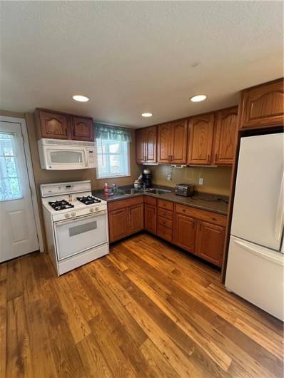 505 Diamond Aly, Carnegie, PA 15106, ,Multi-unit,For Sale,Diamond Aly,1711930