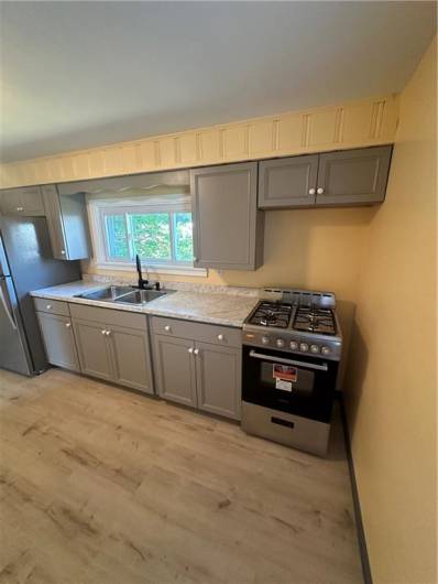 505 Diamond Aly, Carnegie, PA 15106, ,Multi-unit,For Sale,Diamond Aly,1711930