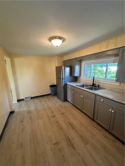 505 Diamond Aly, Carnegie, PA 15106, ,Multi-unit,For Sale,Diamond Aly,1711930