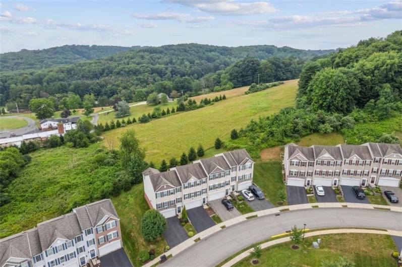 If you are looking for a townhouse that gives you some added privacy and space you have found it here.