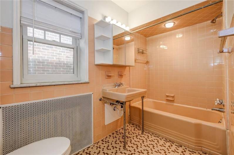 3583 Beechwood Blvd, Pittsburgh, PA 15217, 3 Bedrooms Bedrooms, 7 Rooms Rooms,2 BathroomsBathrooms,Residential,For Sale,Beechwood Blvd,1711935
