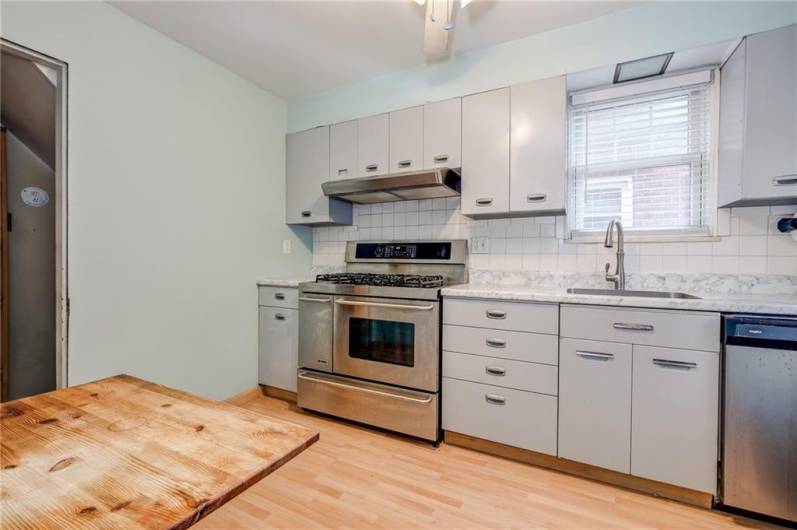 3583 Beechwood Blvd, Pittsburgh, PA 15217, 3 Bedrooms Bedrooms, 7 Rooms Rooms,2 BathroomsBathrooms,Residential,For Sale,Beechwood Blvd,1711935