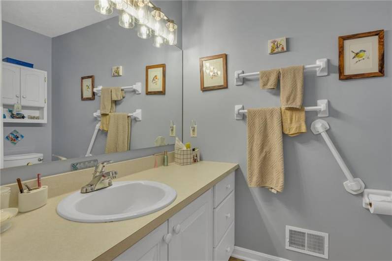 126 Crosswynds Drive, Beaver Falls, PA 15010, 2 Bedrooms Bedrooms, ,2 BathroomsBathrooms,Residential,For Sale,Crosswynds Drive,1711937