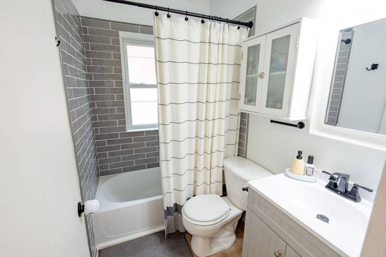 719 7th Ave, Coraopolis, PA 15108, 3 Bedrooms Bedrooms, 8 Rooms Rooms,2.1 BathroomsBathrooms,Residential,For Sale,7th Ave,1711938