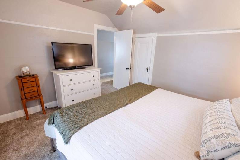 719 7th Ave, Coraopolis, PA 15108, 3 Bedrooms Bedrooms, 8 Rooms Rooms,2.1 BathroomsBathrooms,Residential,For Sale,7th Ave,1711938