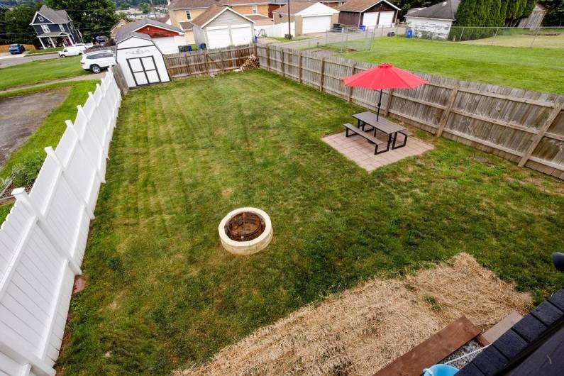 719 7th Ave, Coraopolis, PA 15108, 3 Bedrooms Bedrooms, 8 Rooms Rooms,2.1 BathroomsBathrooms,Residential,For Sale,7th Ave,1711938