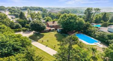 204 Glenburn Dr, Pittsburgh, PA 15236, 3 Bedrooms Bedrooms, 9 Rooms Rooms,3 BathroomsBathrooms,Residential,For Sale,Glenburn Dr,0,1711939