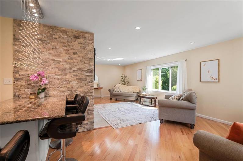 204 Glenburn Dr, Pittsburgh, PA 15236, 3 Bedrooms Bedrooms, 9 Rooms Rooms,3 BathroomsBathrooms,Residential,For Sale,Glenburn Dr,0,1711939
