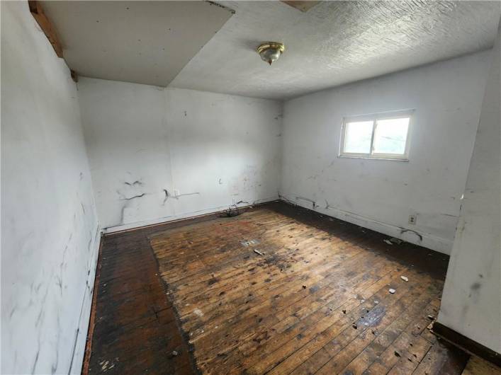 519 Greensburg Pike, North Versailles, PA 15137, ,Multi-unit,For Sale,Greensburg Pike,1711948