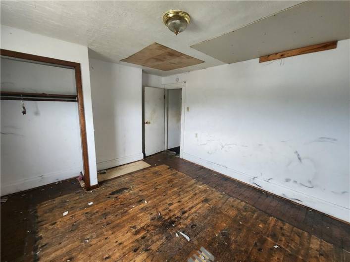 519 Greensburg Pike, North Versailles, PA 15137, ,Multi-unit,For Sale,Greensburg Pike,1711948