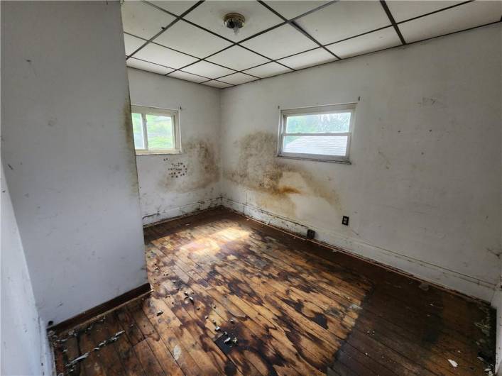 519 Greensburg Pike, North Versailles, PA 15137, ,Multi-unit,For Sale,Greensburg Pike,1711948