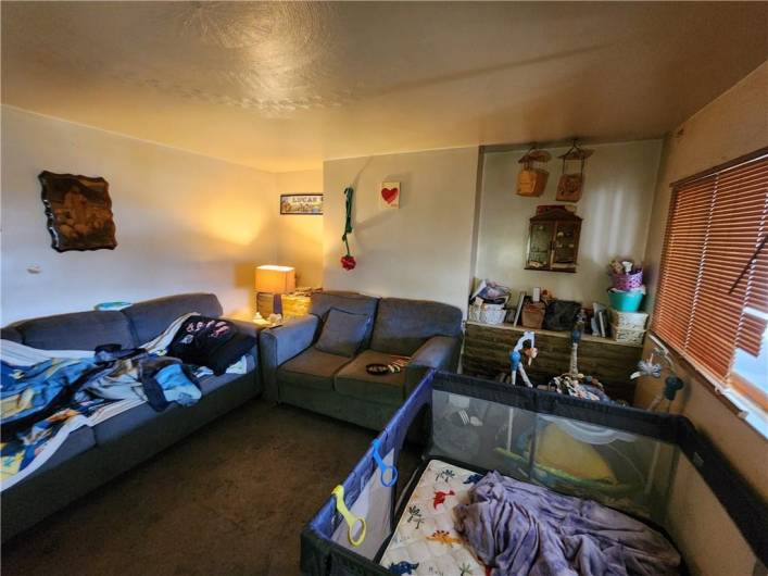 519 Greensburg Pike, North Versailles, PA 15137, ,Multi-unit,For Sale,Greensburg Pike,1711948
