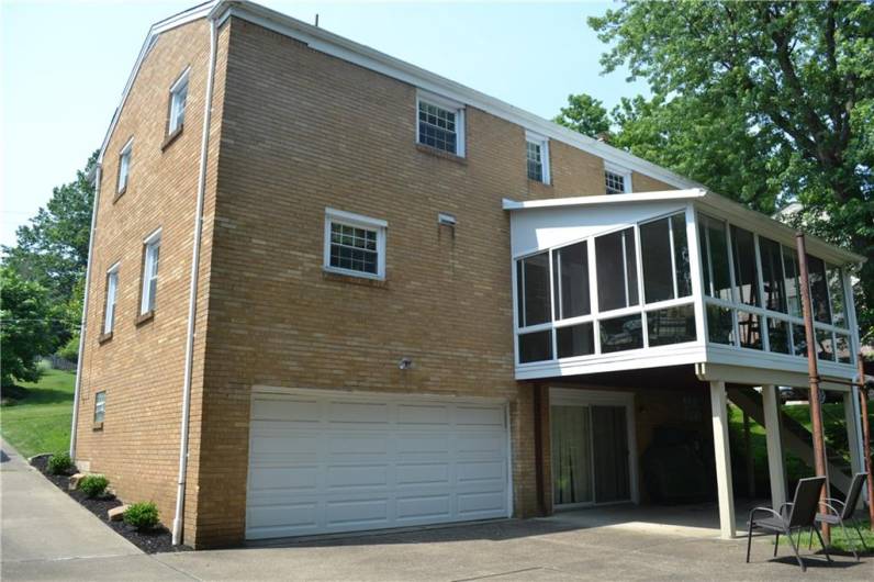 229 Yarrow Ln, Pittsburgh, PA 15236, 4 Bedrooms Bedrooms, 9 Rooms Rooms,2.1 BathroomsBathrooms,Residential,For Sale,Yarrow Ln,1711949