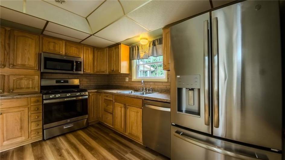229 Yarrow Ln, Pittsburgh, PA 15236, 4 Bedrooms Bedrooms, 9 Rooms Rooms,2.1 BathroomsBathrooms,Residential,For Sale,Yarrow Ln,1711949