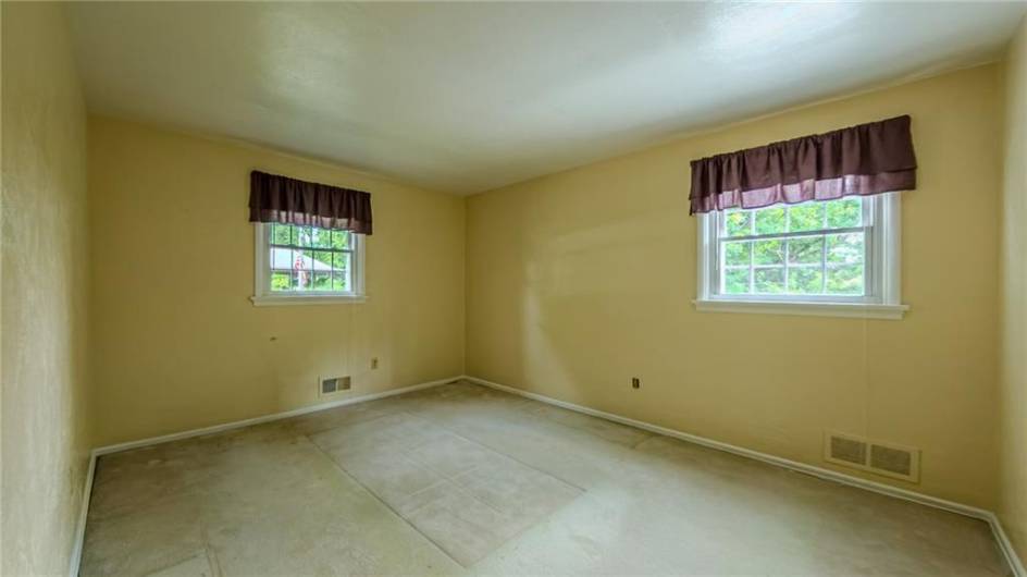 229 Yarrow Ln, Pittsburgh, PA 15236, 4 Bedrooms Bedrooms, 9 Rooms Rooms,2.1 BathroomsBathrooms,Residential,For Sale,Yarrow Ln,1711949