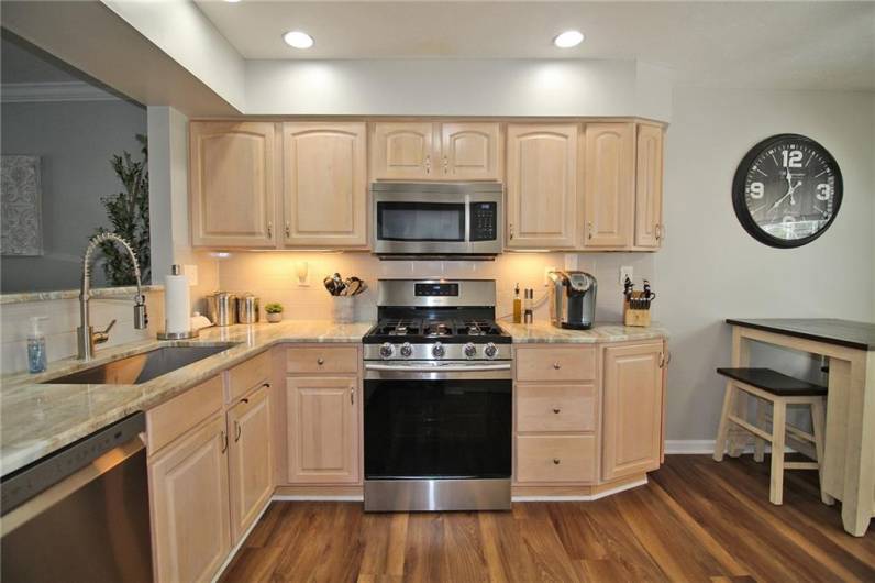 123 Coachside Dr, Canonsburg, PA 15317, 3 Bedrooms Bedrooms, 8 Rooms Rooms,2.1 BathroomsBathrooms,Residential,For Sale,Coachside Dr,1711952