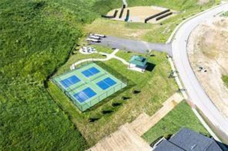 231 Yellowwood Court, Washington, PA 15301, 3 Bedrooms Bedrooms, 7 Rooms Rooms,2.1 BathroomsBathrooms,Residential,For Sale,Yellowwood Court,1711954
