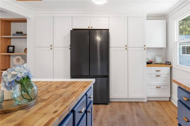 216 Scottsdale Drive, Coraopolis, PA 15108, 3 Bedrooms Bedrooms, 9 Rooms Rooms,2.1 BathroomsBathrooms,Residential,For Sale,Scottsdale Drive,1711955