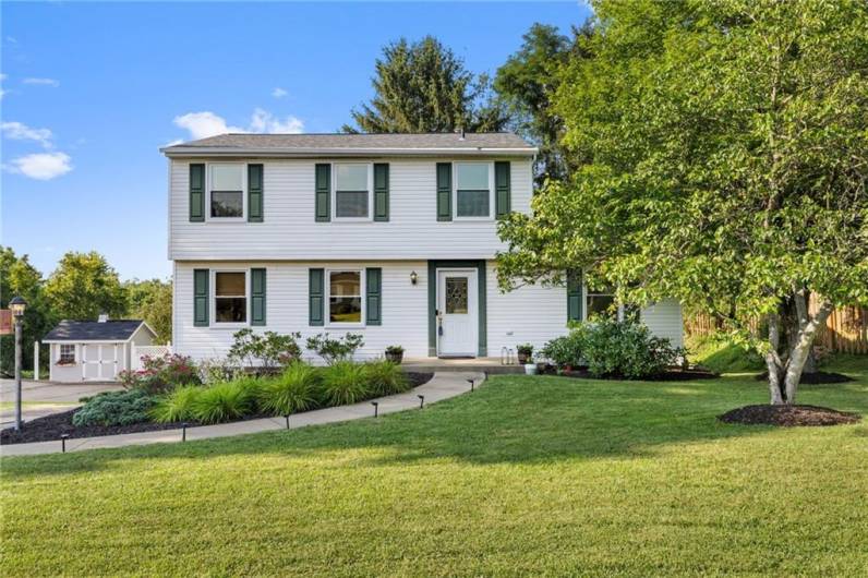 216 Scottsdale Drive, Coraopolis, PA 15108, 3 Bedrooms Bedrooms, 9 Rooms Rooms,2.1 BathroomsBathrooms,Residential,For Sale,Scottsdale Drive,1711955