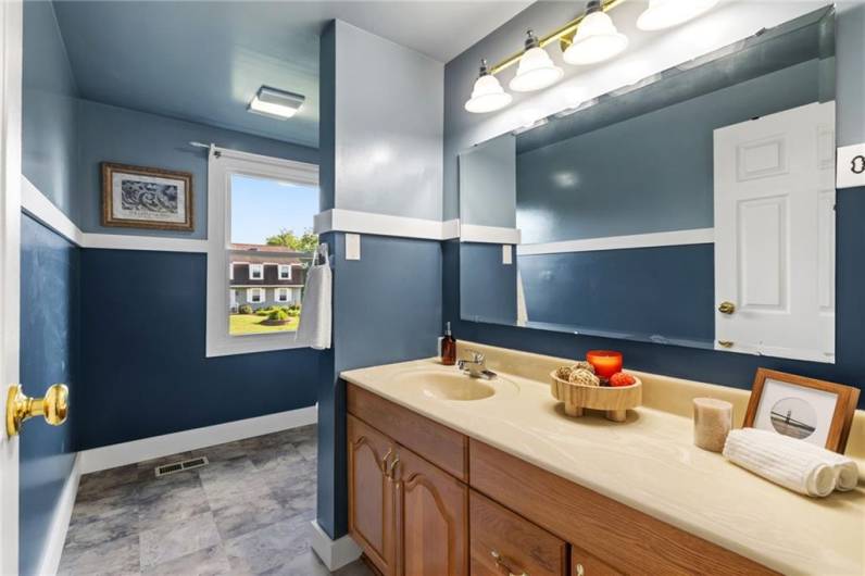 216 Scottsdale Drive, Coraopolis, PA 15108, 3 Bedrooms Bedrooms, 9 Rooms Rooms,2.1 BathroomsBathrooms,Residential,For Sale,Scottsdale Drive,1711955