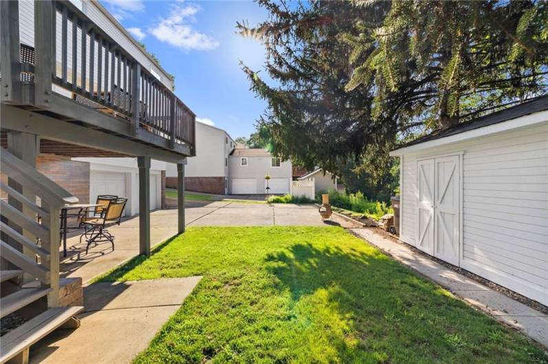 216 Scottsdale Drive, Coraopolis, PA 15108, 3 Bedrooms Bedrooms, 9 Rooms Rooms,2.1 BathroomsBathrooms,Residential,For Sale,Scottsdale Drive,1711955