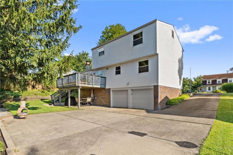 216 Scottsdale Drive, Coraopolis, PA 15108, 3 Bedrooms Bedrooms, 9 Rooms Rooms,2.1 BathroomsBathrooms,Residential,For Sale,Scottsdale Drive,1711955