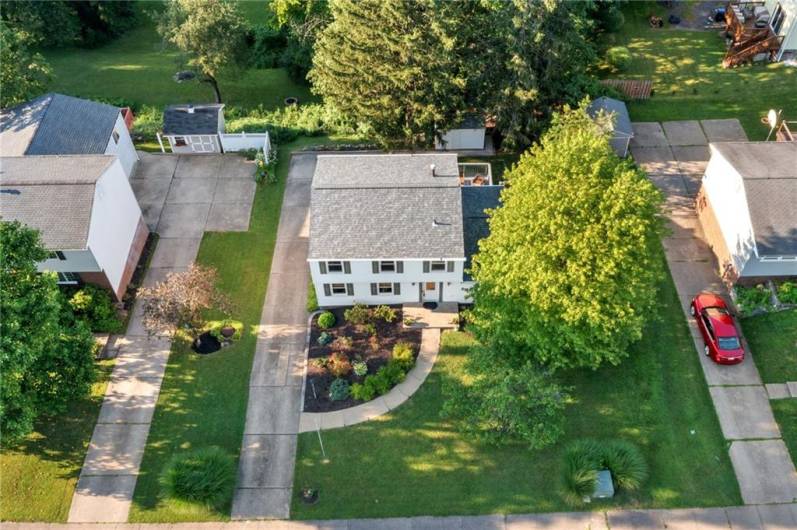 216 Scottsdale Drive, Coraopolis, PA 15108, 3 Bedrooms Bedrooms, 9 Rooms Rooms,2.1 BathroomsBathrooms,Residential,For Sale,Scottsdale Drive,1711955