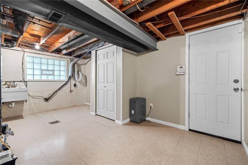 810 Key West Drive, Pittsburgh, PA 15239, 3 Bedrooms Bedrooms, 8 Rooms Rooms,2 BathroomsBathrooms,Residential,For Sale,Key West Drive,1711960