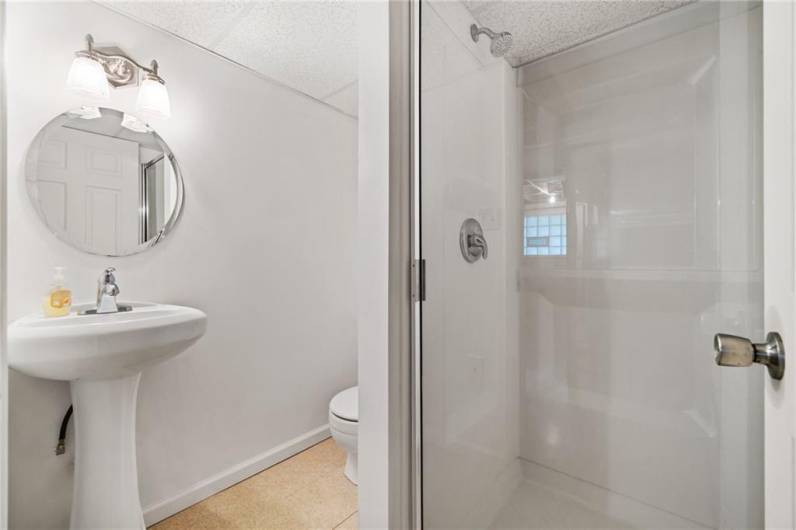 810 Key West Drive, Pittsburgh, PA 15239, 3 Bedrooms Bedrooms, 8 Rooms Rooms,2 BathroomsBathrooms,Residential,For Sale,Key West Drive,1711960