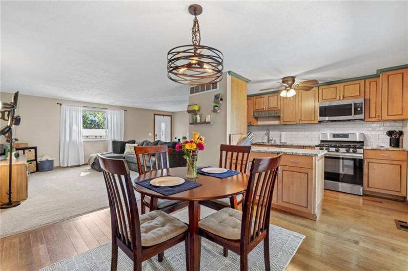 213 Glenmore Drive, Coraopolis, PA 15108, 3 Bedrooms Bedrooms, 9 Rooms Rooms,2.1 BathroomsBathrooms,Residential,For Sale,Glenmore Drive,1711966
